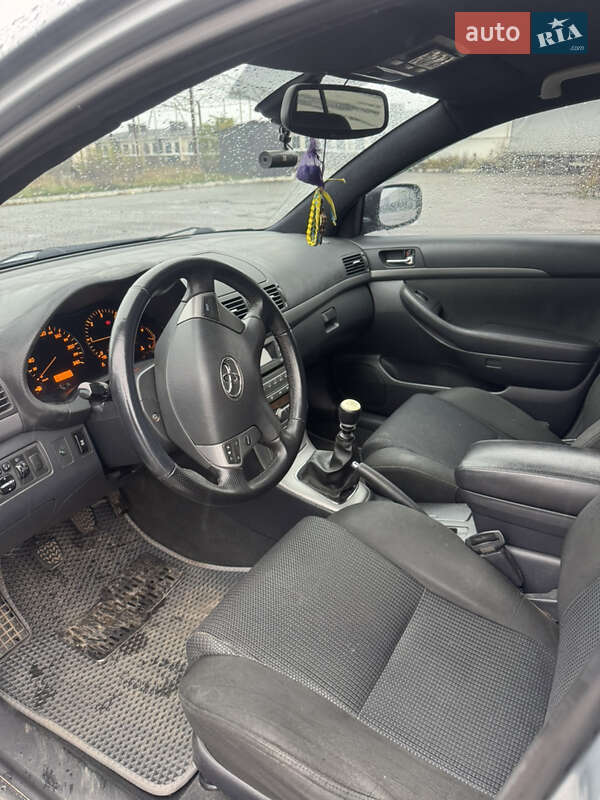 Универсал Toyota Avensis 2007 в Чернигове