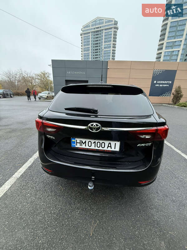 Универсал Toyota Avensis 2016 в Павлограде