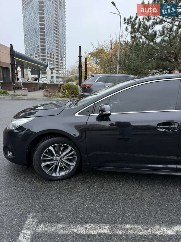 Универсал Toyota Avensis 2016 в Павлограде