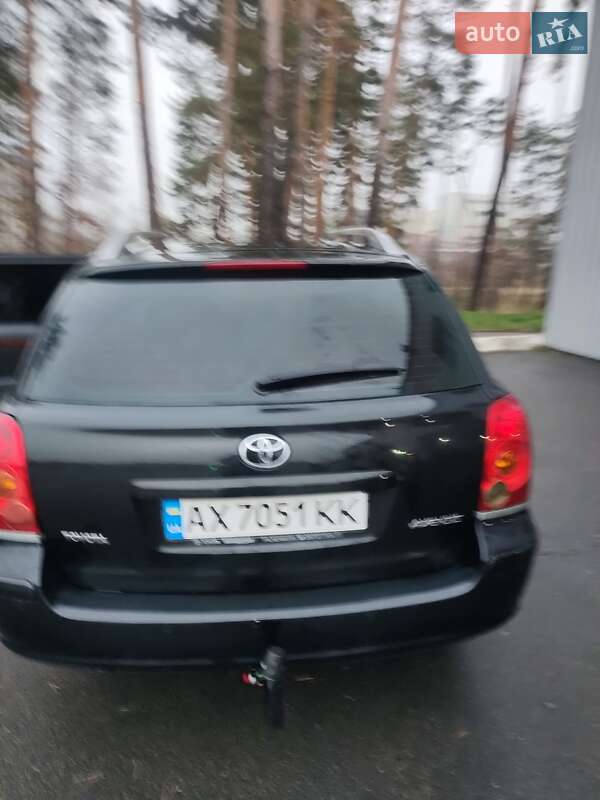 Універсал Toyota Avensis 2005 в Харкові