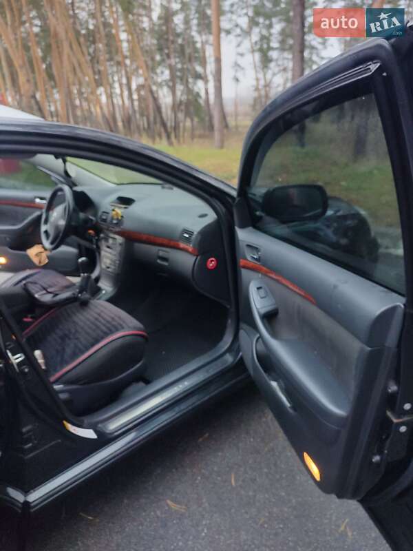 Універсал Toyota Avensis 2005 в Харкові