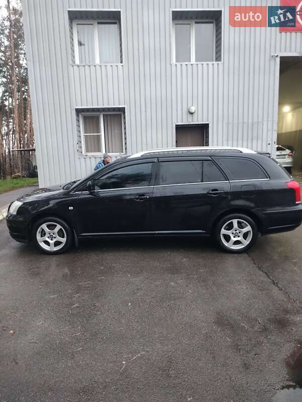 Універсал Toyota Avensis 2005 в Харкові