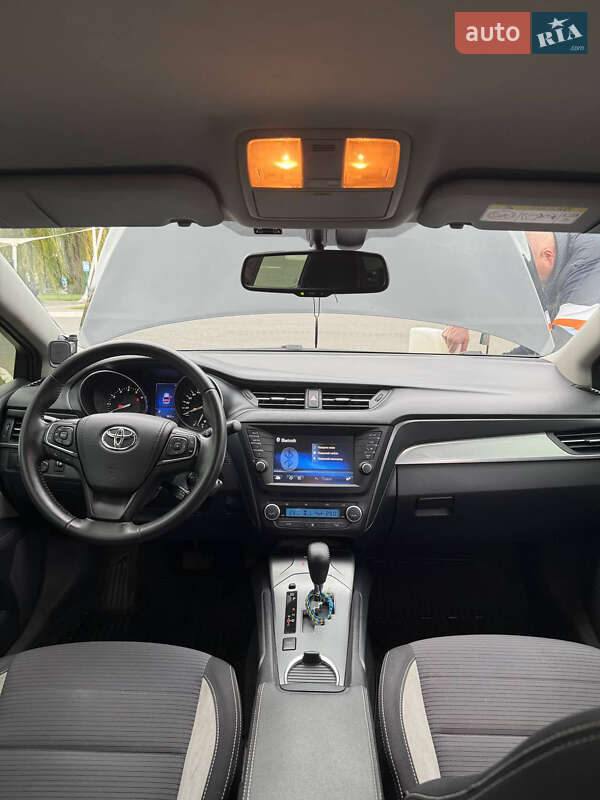 Седан Toyota Avensis 2016 в Благовещенском