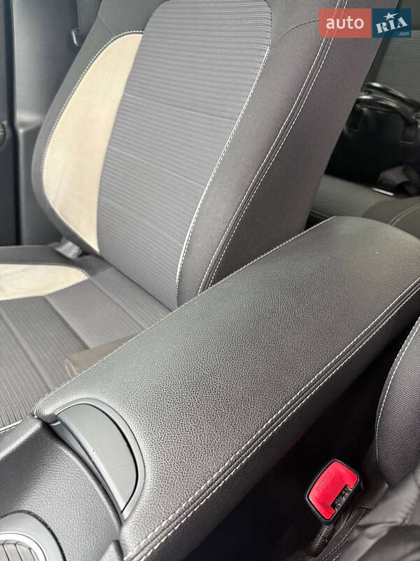 Седан Toyota Avensis 2016 в Благовещенском