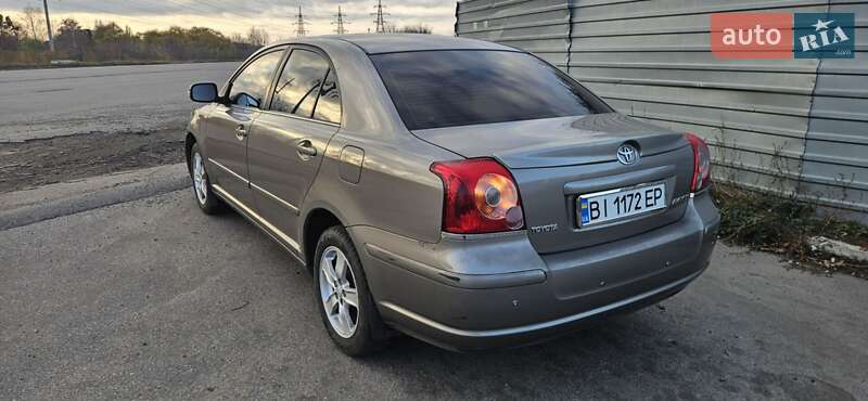 Седан Toyota Avensis 2006 в Полтаве