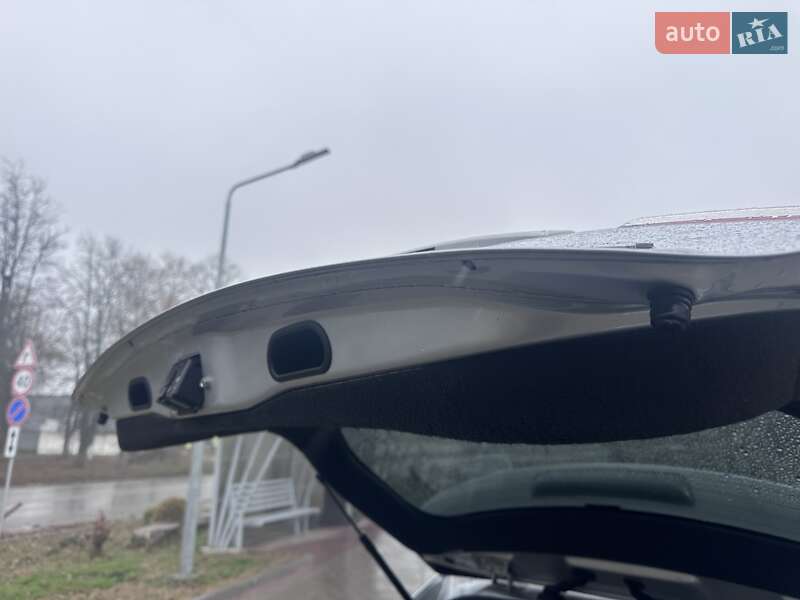 Универсал Toyota Avensis 2010 в Тернополе