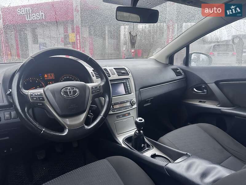 Универсал Toyota Avensis 2010 в Тернополе