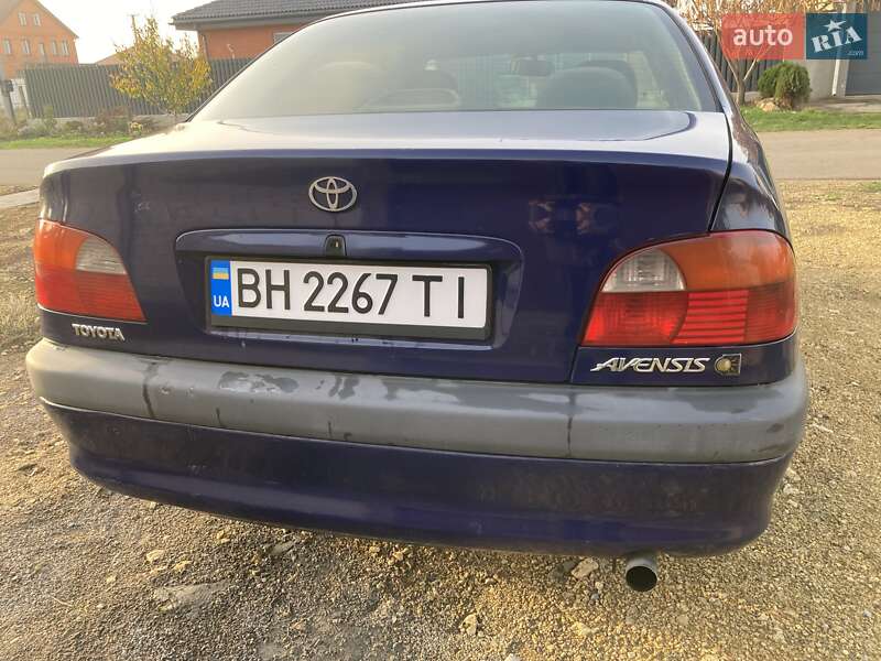 Седан Toyota Avensis 1998 в Одессе