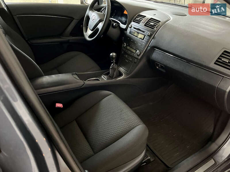 Универсал Toyota Avensis 2010 в Самборе