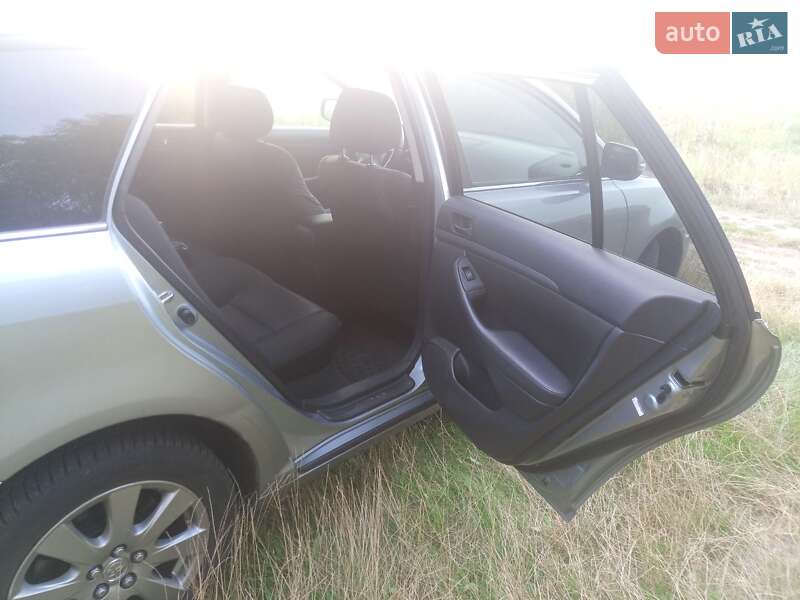 Універсал Toyota Avensis 2008 в Чернігові