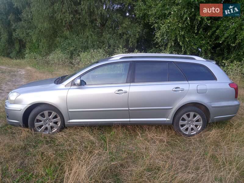 Універсал Toyota Avensis 2008 в Чернігові