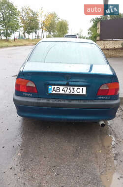 Седан Toyota Avensis 2000 в Крижополі