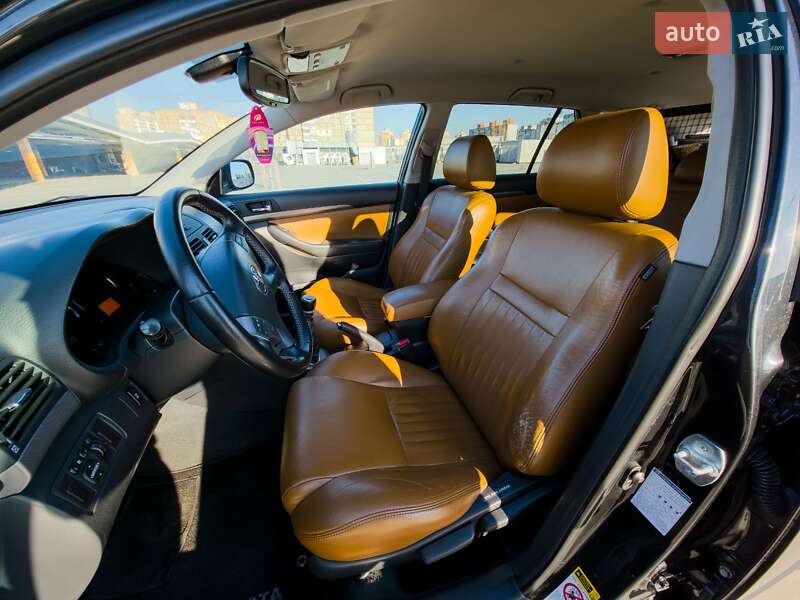 Универсал Toyota Avensis 2009 в Киеве