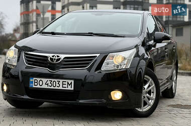 Седан Toyota Avensis 2011 в Ивано-Франковске