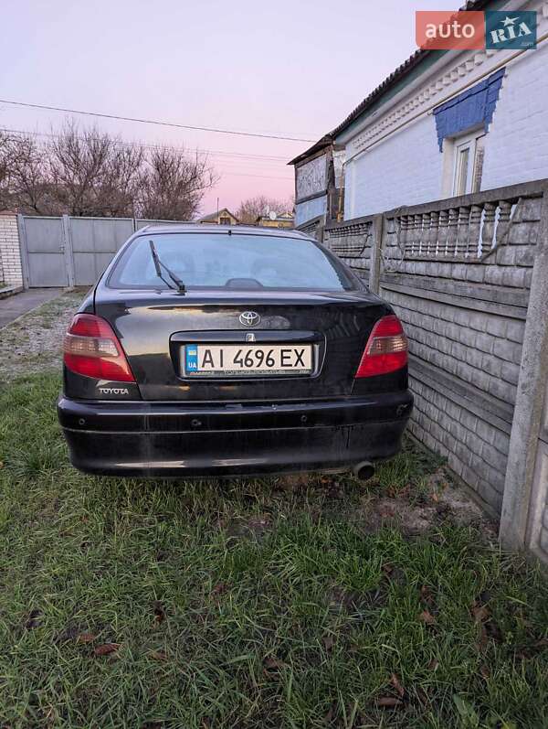 Лифтбек Toyota Avensis 2002 в Бородянке