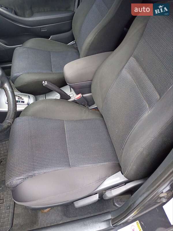 Седан Toyota Avensis 2007 в Киеве