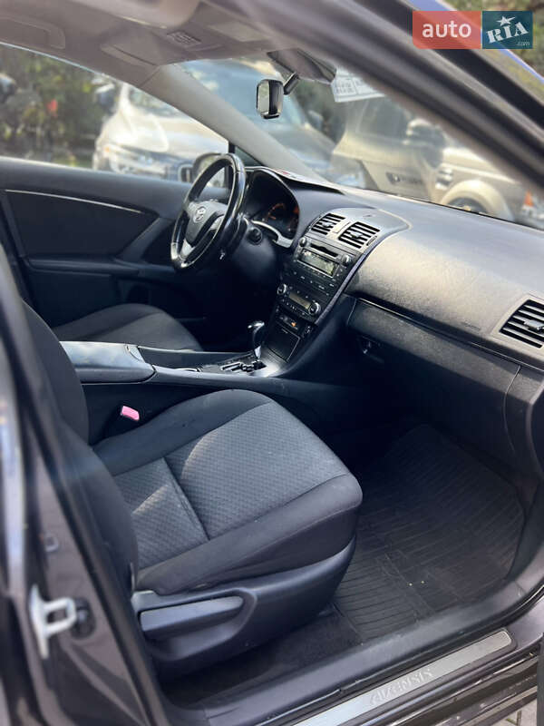 Седан Toyota Avensis 2009 в Одессе