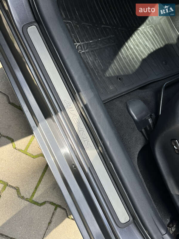 Седан Toyota Avensis 2009 в Одессе