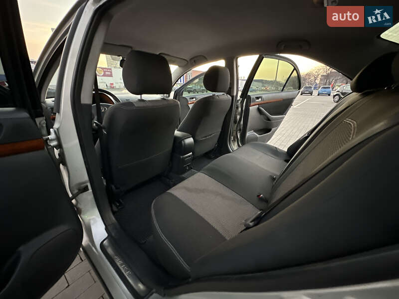 Седан Toyota Avensis 2007 в Одессе