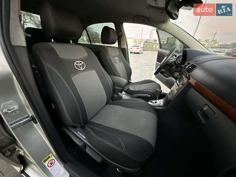 Седан Toyota Avensis 2007 в Одессе