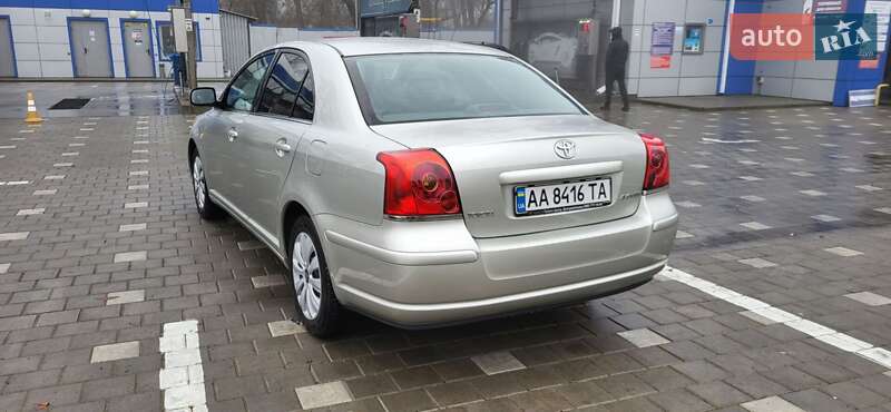 Седан Toyota Avensis 2006 в Черкассах