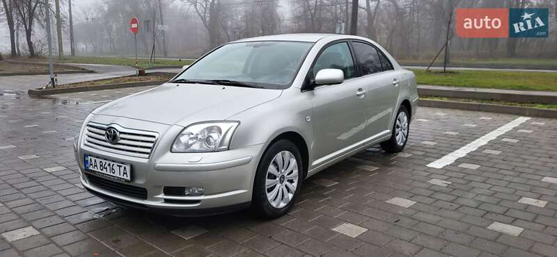 Седан Toyota Avensis 2006 в Черкассах