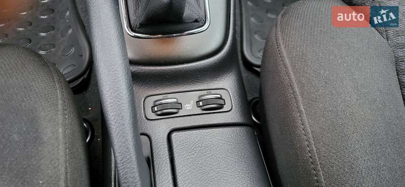 Седан Toyota Avensis 2006 в Черкассах