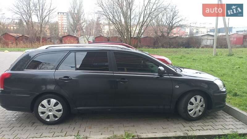 Универсал Toyota Avensis 2003 в Хмельницком
