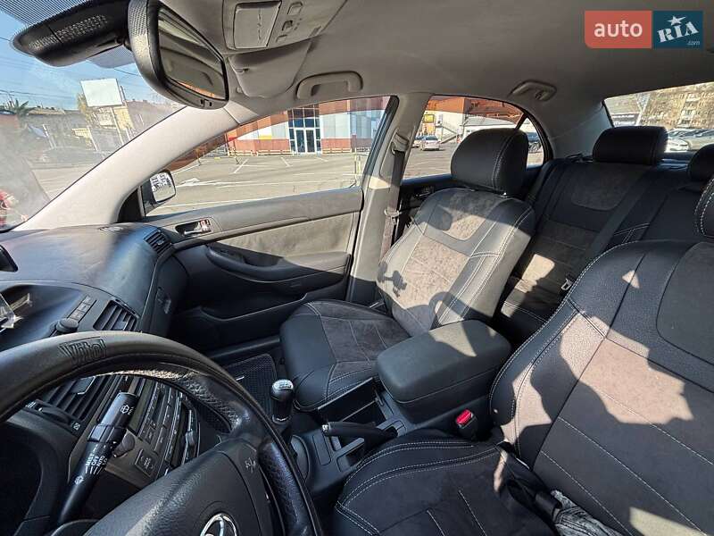 Седан Toyota Avensis 2005 в Одессе фото 18 Седан Toyota Avensis 2005 в Одессе