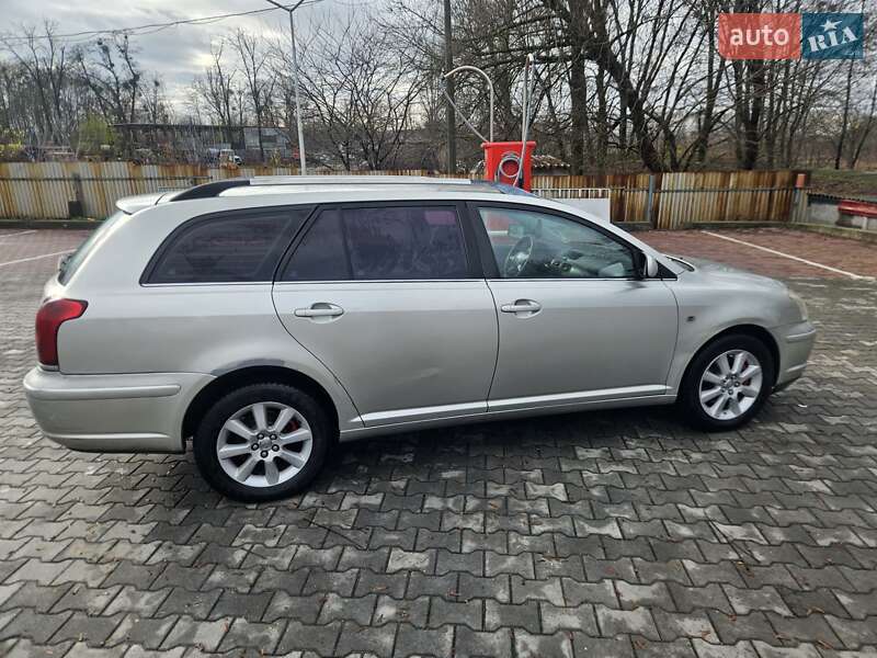 Універсал Toyota Avensis 2004 в Вінниці