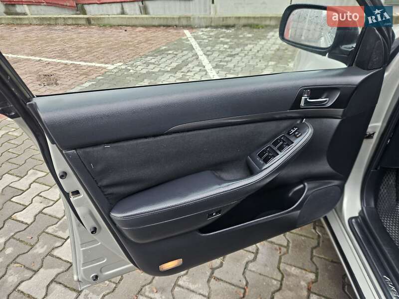 Універсал Toyota Avensis 2004 в Вінниці