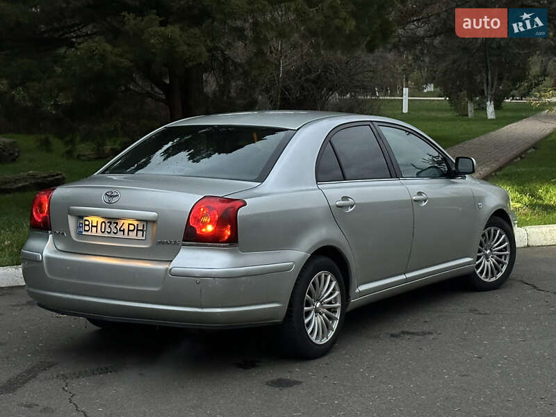 Седан Toyota Avensis 2004 в Одессе