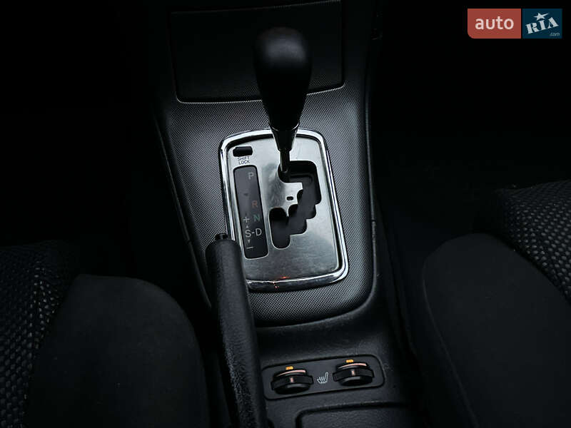 Седан Toyota Avensis 2004 в Одессе