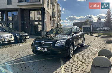 Седан Toyota Avensis 2004 в Львові