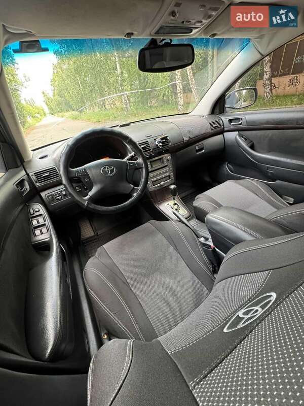 Седан Toyota Avensis 2007 в Киеве