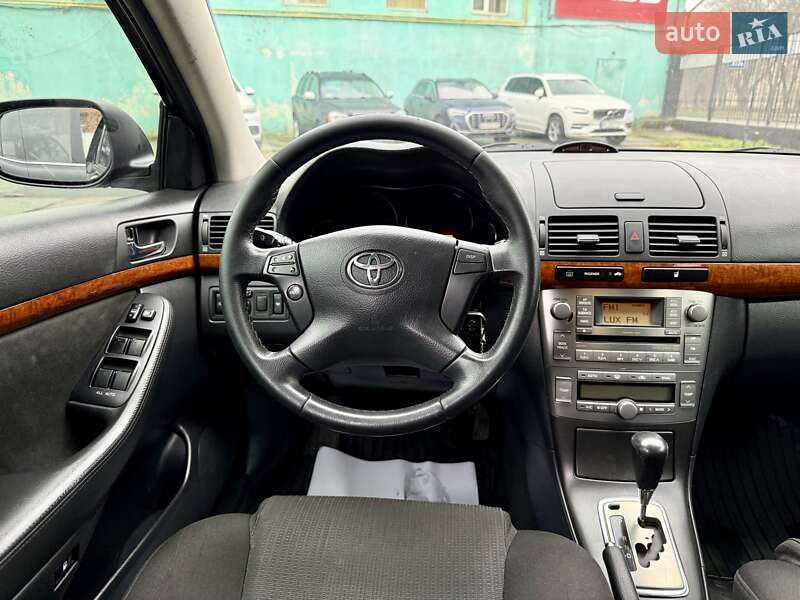 Седан Toyota Avensis 2007 в Одесі