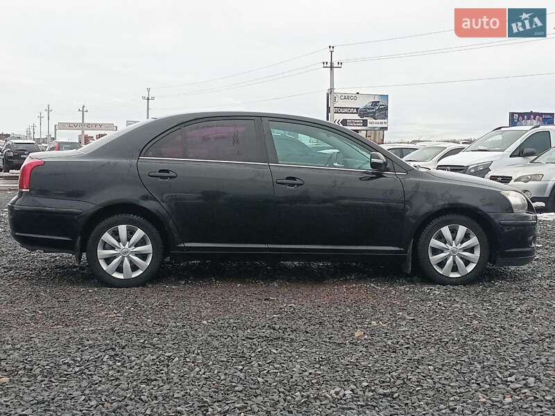 Седан Toyota Avensis 2008 в Львове