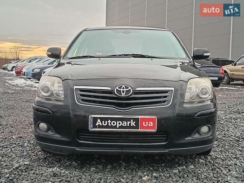Седан Toyota Avensis 2008 в Львове