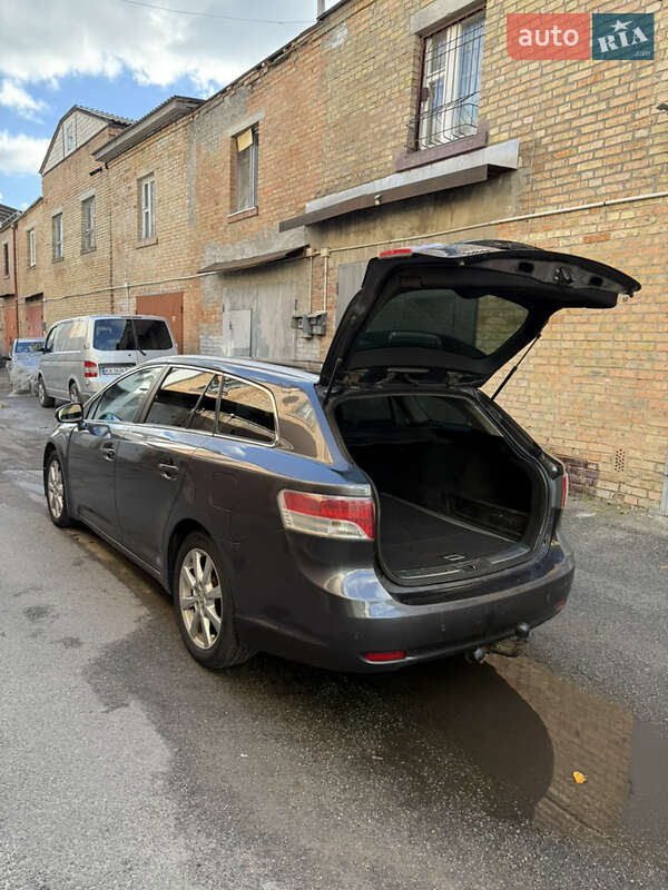 Универсал Toyota Avensis 2009 в Киеве