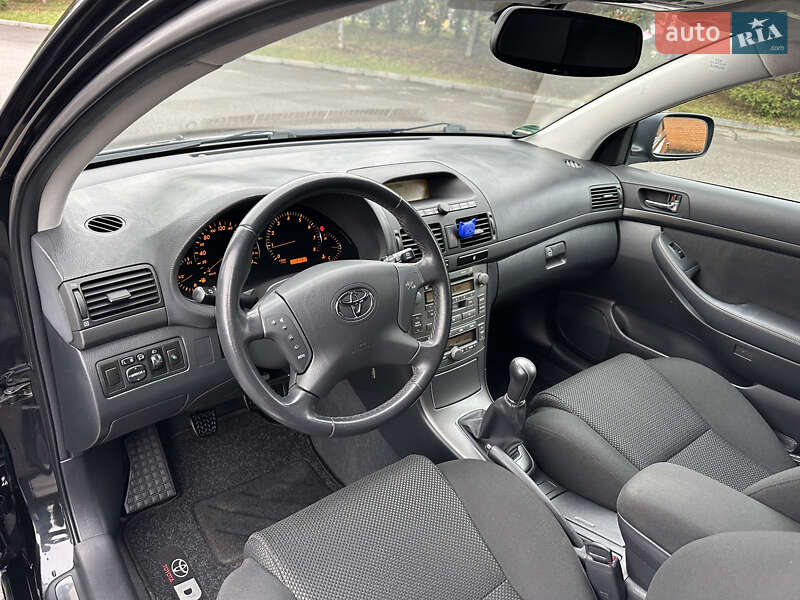 Универсал Toyota Avensis 2005 в Тернополе