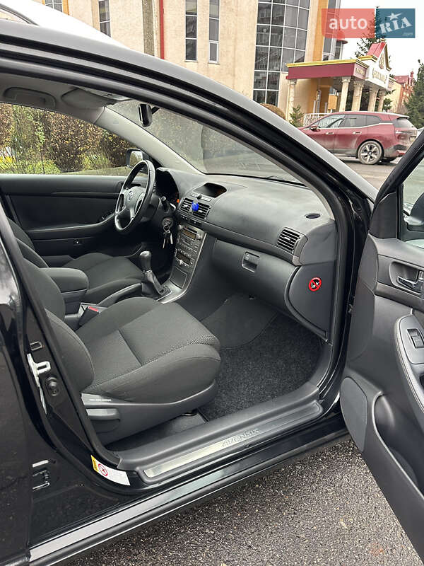 Универсал Toyota Avensis 2005 в Тернополе