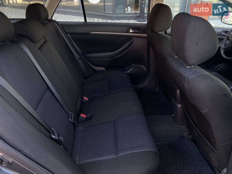 Универсал Toyota Avensis 2008 в Киеве