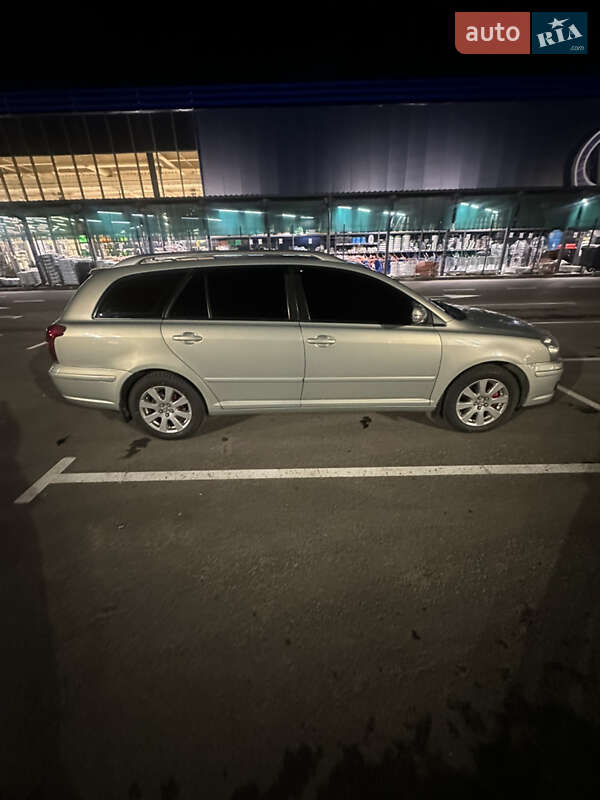 Универсал Toyota Avensis 2007 в Чернигове