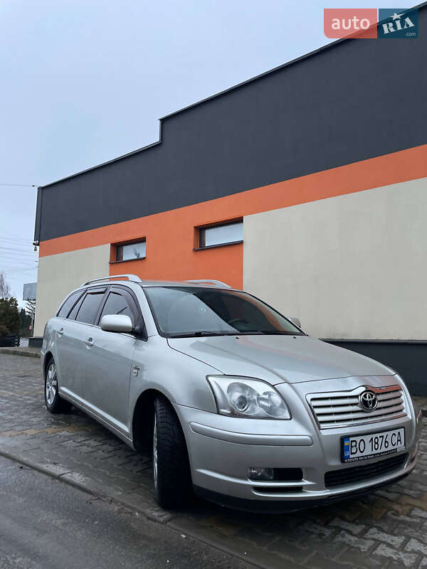 Универсал Toyota Avensis 2005 в Новой Ушице