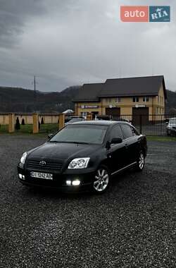 Седан Toyota Avensis 2005 в Иршаве