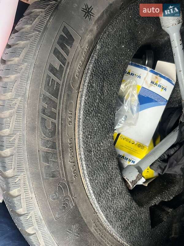 Седан Toyota Avensis 2005 в Днепре