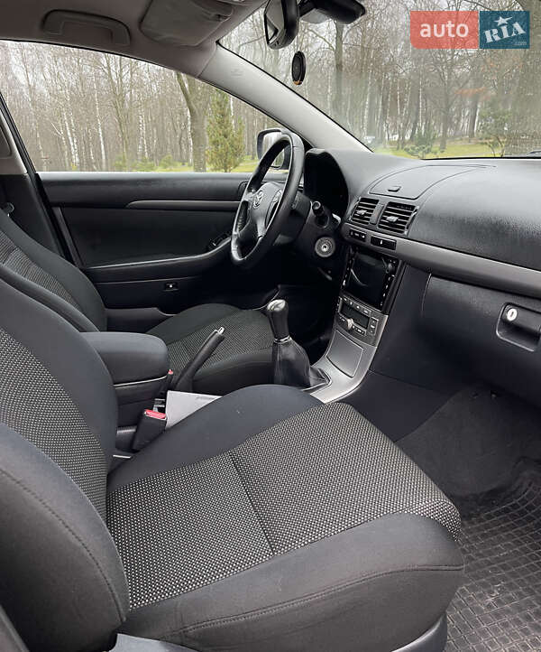 Универсал Toyota Avensis 2006 в Хмельницком