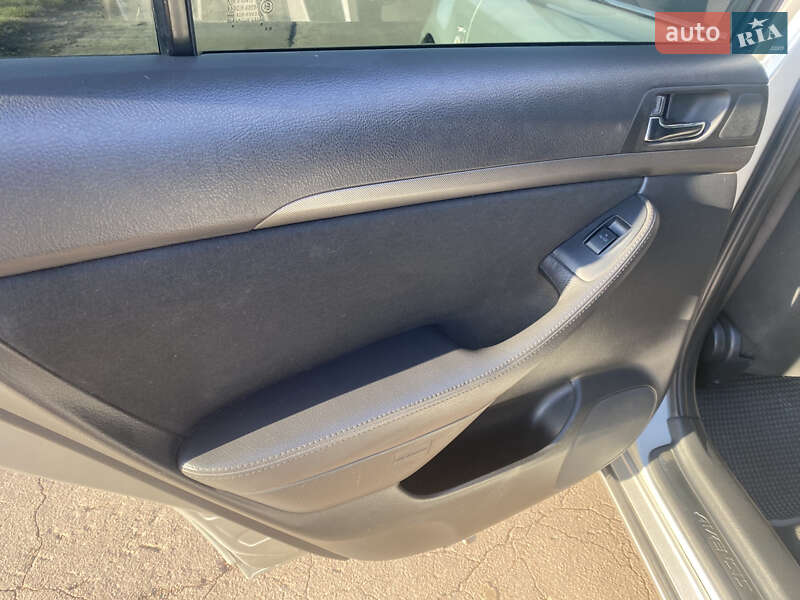 Ліфтбек Toyota Avensis 2006 в Новоархангельську