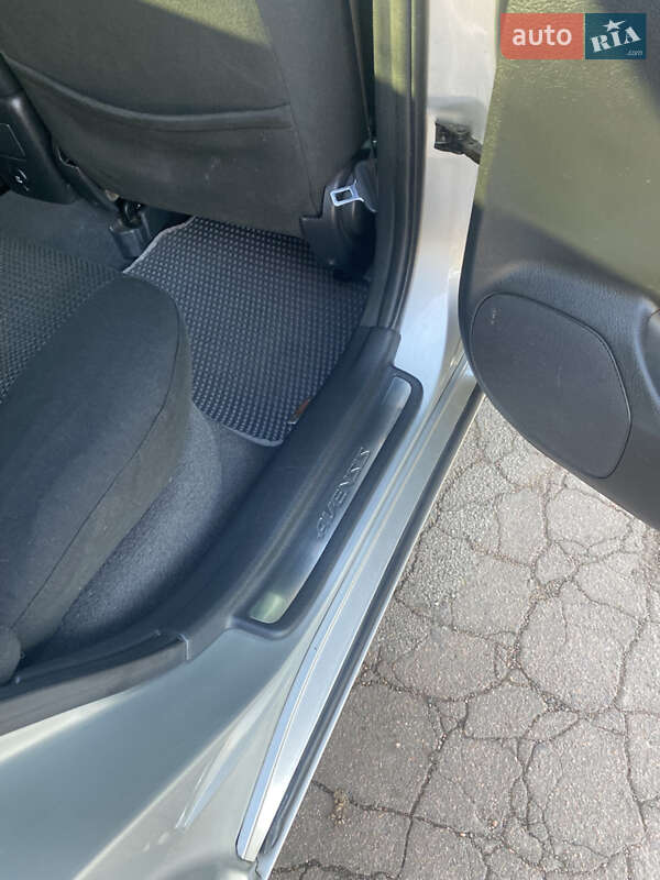 Ліфтбек Toyota Avensis 2006 в Новоархангельську