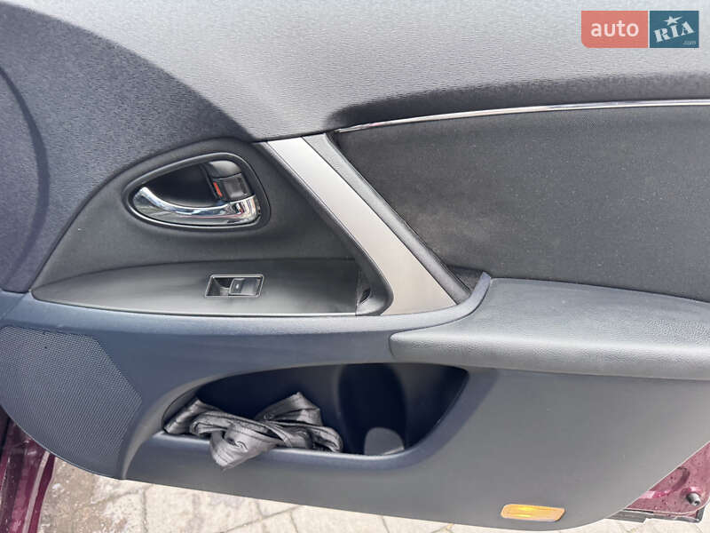 Универсал Toyota Avensis 2012 в Ивано-Франковске